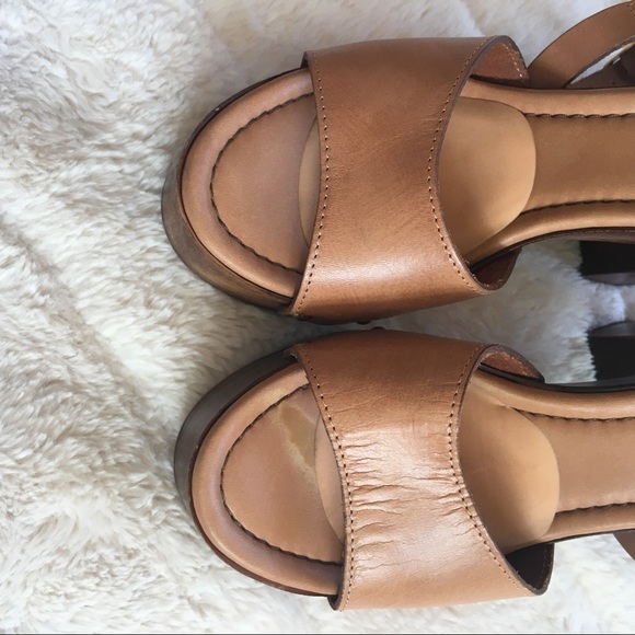 *SOLD* Gorgeous high-heeled platform peep-toe sandals - Picture 6 of 7